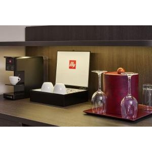 VARSCONA HOTEL CANADA